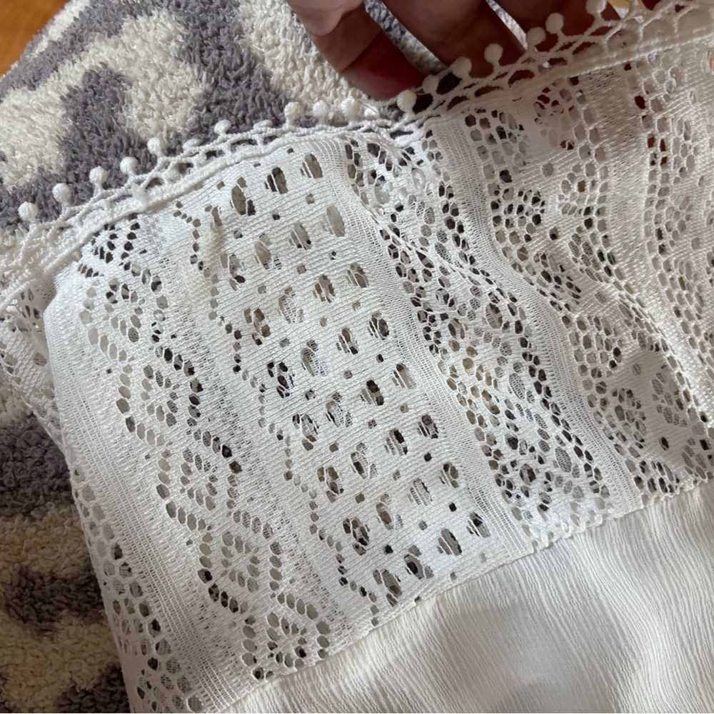 Apt. 9 White Lace Accent Tunic - Picture 6 of 6